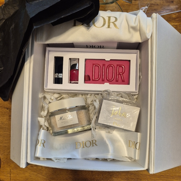 Dior Other - NWT Dior Bundle / Luggage tag